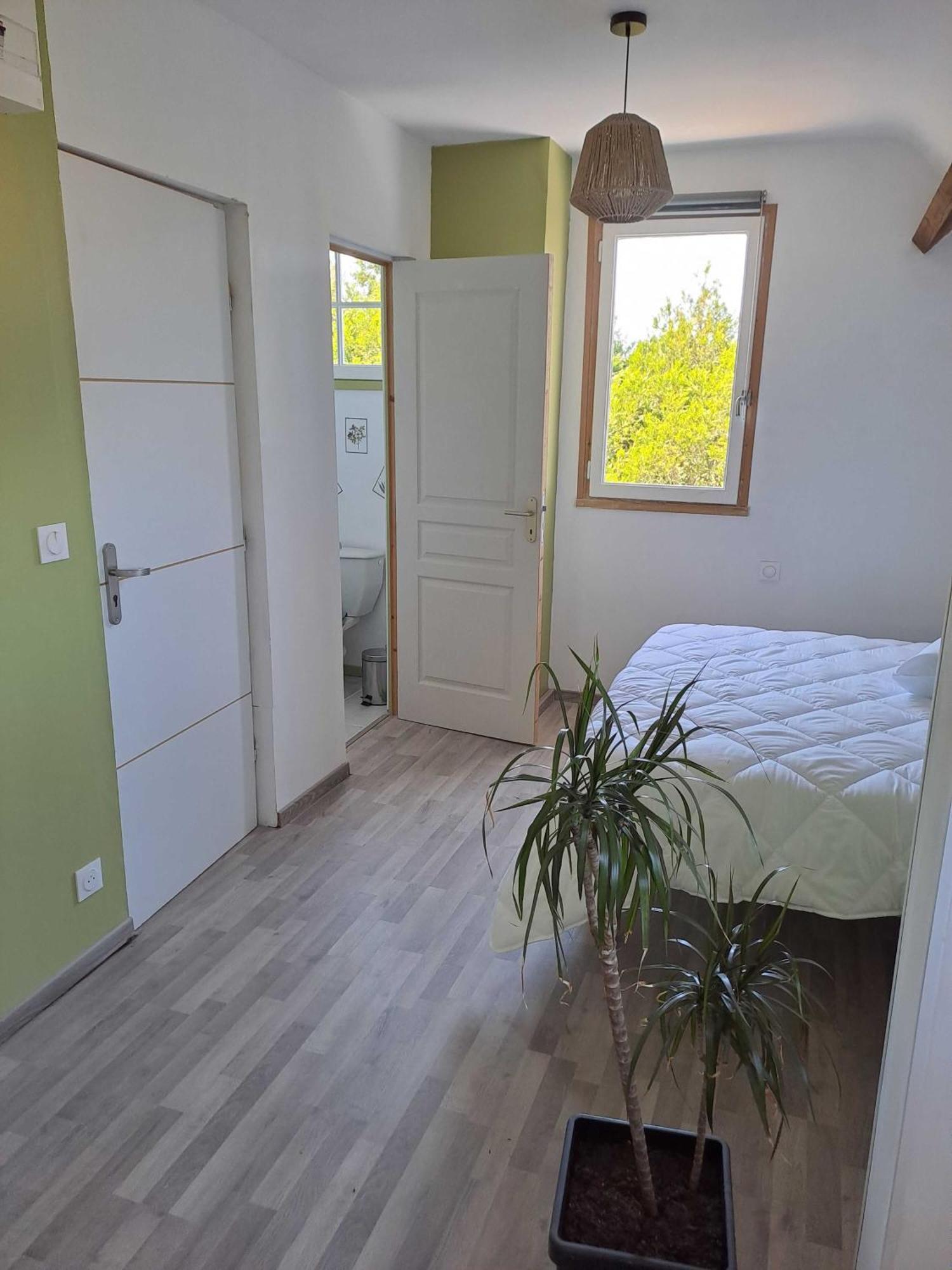 La Jufe Hotell Cormeilles  Exteriör bild